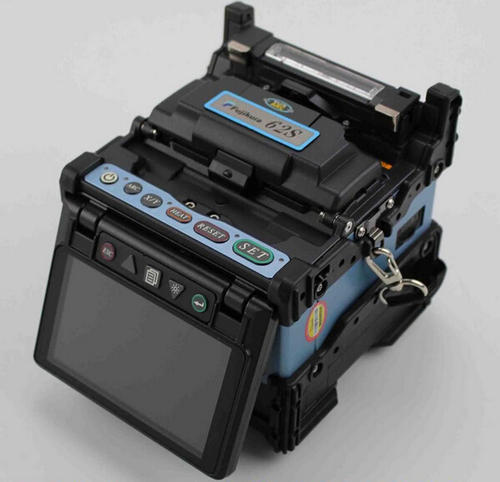 What is the main structure of an optical fiber fusion splicer for communications?